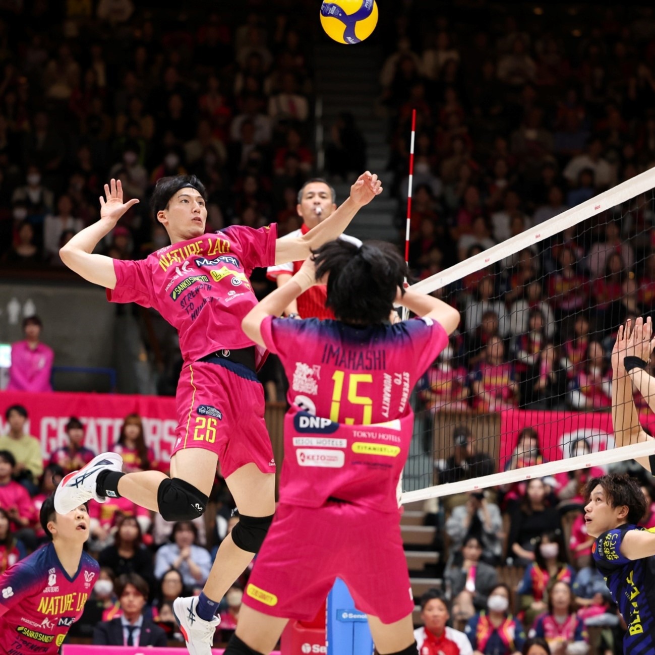 张镇麟28分赵继伟里程碑 辽宁1分险胜双杀上海